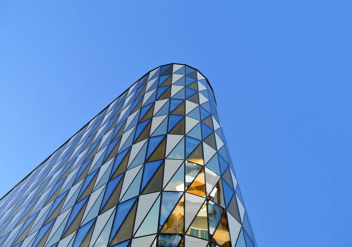 番茄影视读完不糊涂：先看沉默成本是什么，再把段落骨架写出来